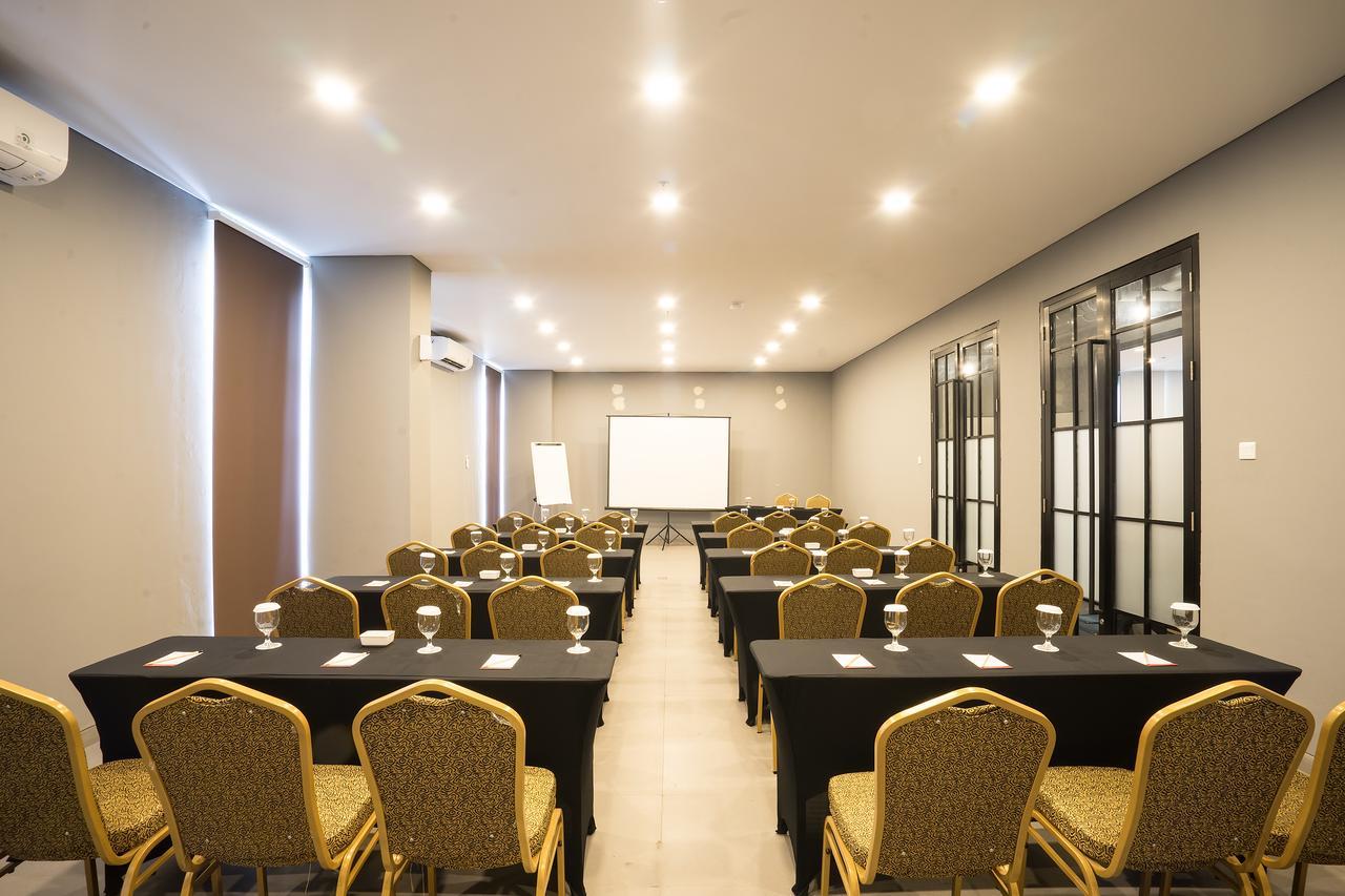 Maple Hotel Grogol Jakarta Exteriér fotografie